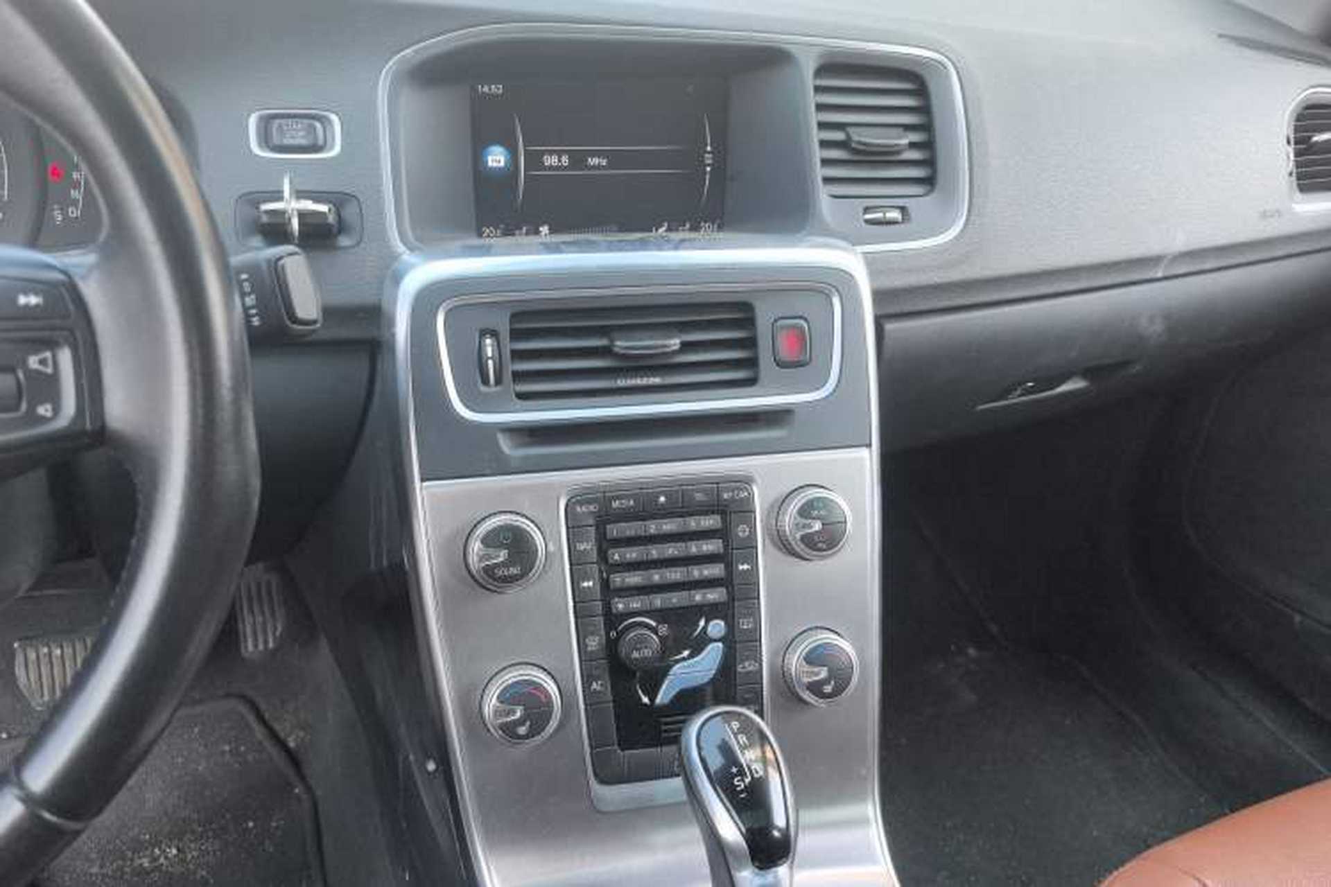 Used Volvo S60 2018 S60L T4 Zhiyuan Edition Audio And AC Panel