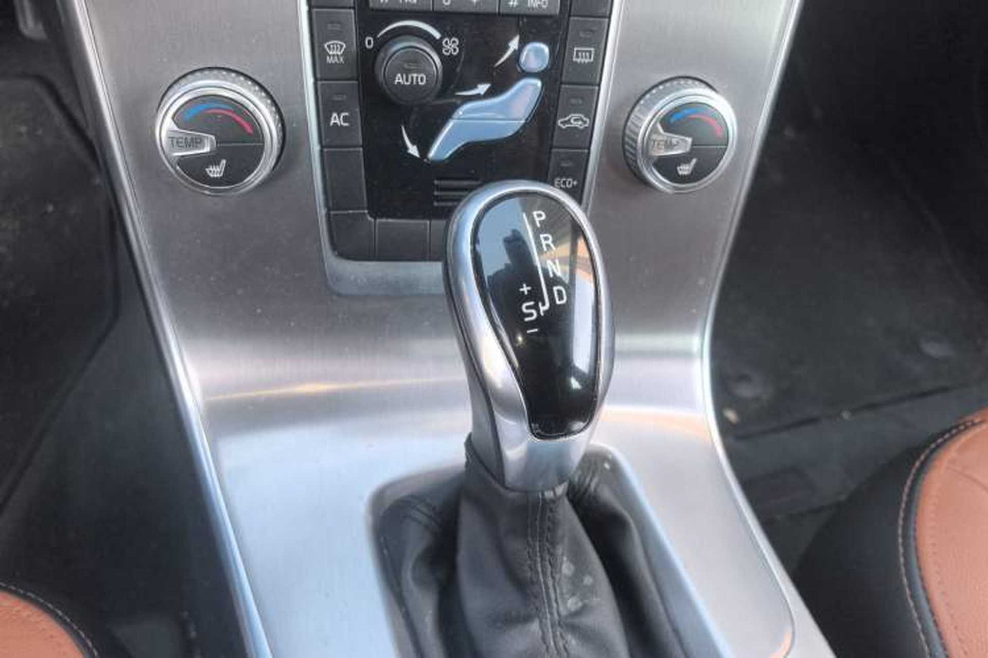 Used Volvo S60 2018 S60L T4 Zhiyuan Edition Gear Lever