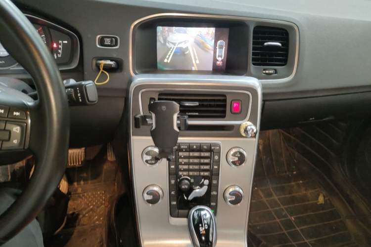 Used Volvo S60 2018 S60L T3 Smart Upgrade Edition Audio And AC Panel