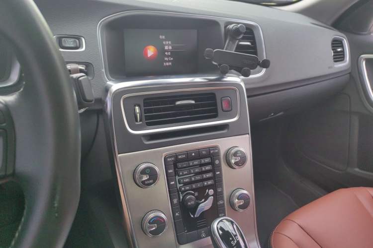 Used Volvo S60 2018 S60L T3 Smart Upgrade Edition Audio And AC Panel