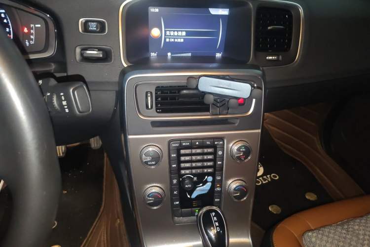 Used Volvo S60 2018 S60L T4 Smart & Ambitious Edition Audio And AC Panel