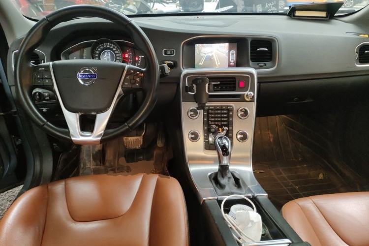 Used Volvo S60 2018 S60L T3 Smart Upgrade Edition Center Console