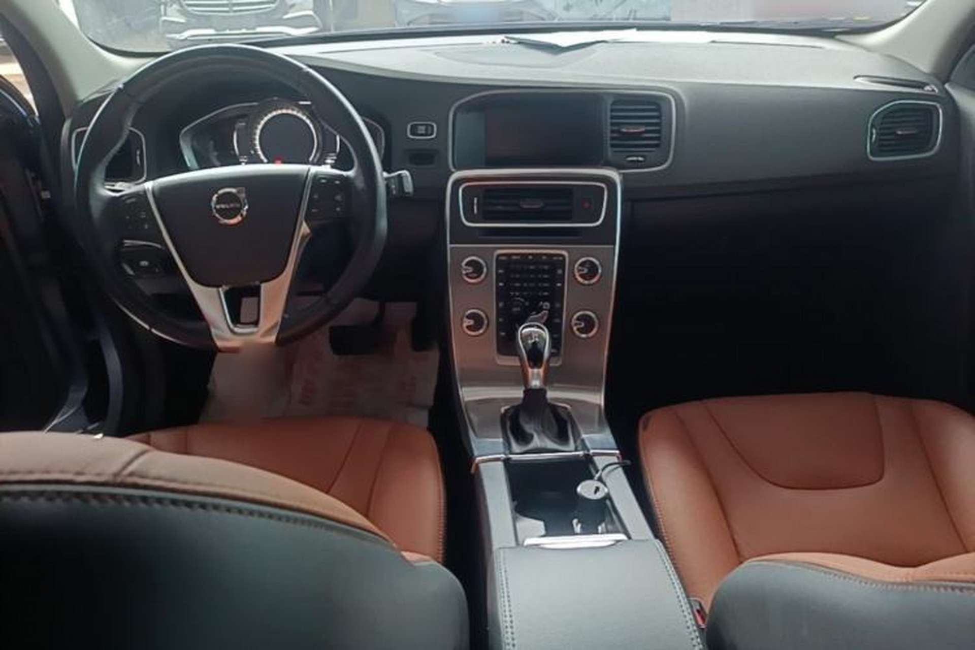 Used Volvo S60 2018 S60L T4 Smart & Ambitious Edition Center Console