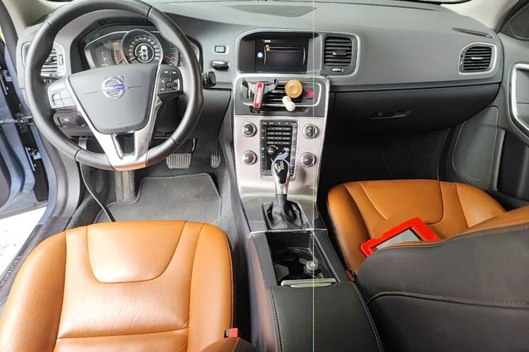 Used Volvo S60 2018 S60L T3 Smart Upgrade Edition Center Console