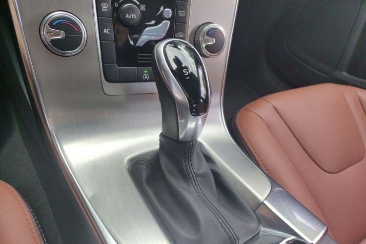 Used Volvo S60 2018 S60L T3 Smart Upgrade Edition Gear Lever