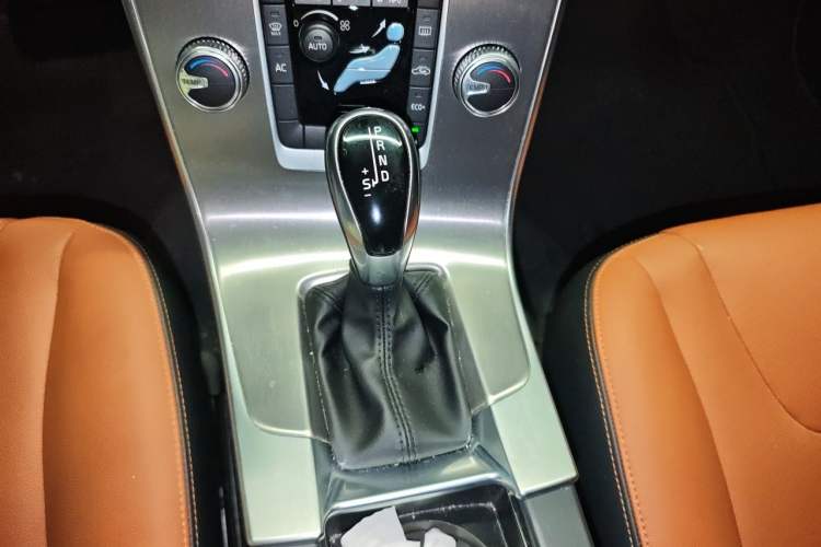 Used Volvo S60 2018 S60L T3 Smart Progress Edition Gear Lever