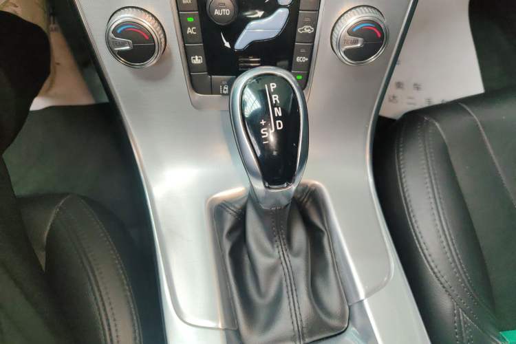 Used Volvo S60 2018 S60L T5 Intelligent Drive Progressive Edition Gear Lever