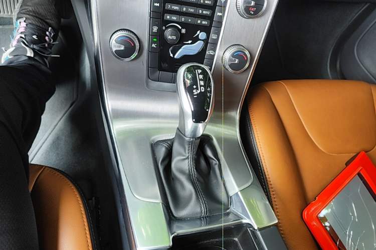 Used Volvo S60 2018 S60L T3 Smart Upgrade Edition Gear Lever