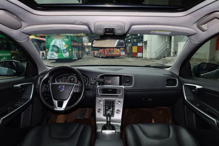 Used Volvo S60 2018 S60L T3 Smart Upgrade Edition Interior 2
