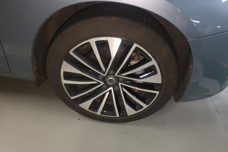 Used Volvo S60 2018 S60L T4 Smart & Ambitious Edition Right Front Wheel Hub
