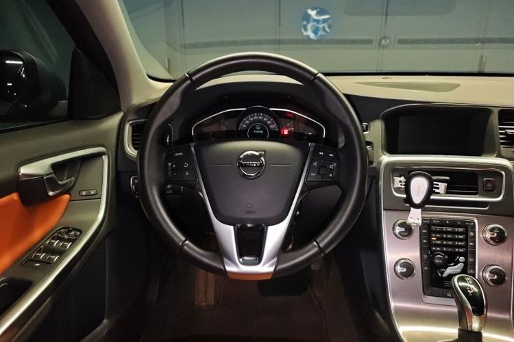 Used Volvo S60 2018 S60L T3 Smart Progress Edition Steering Wheel