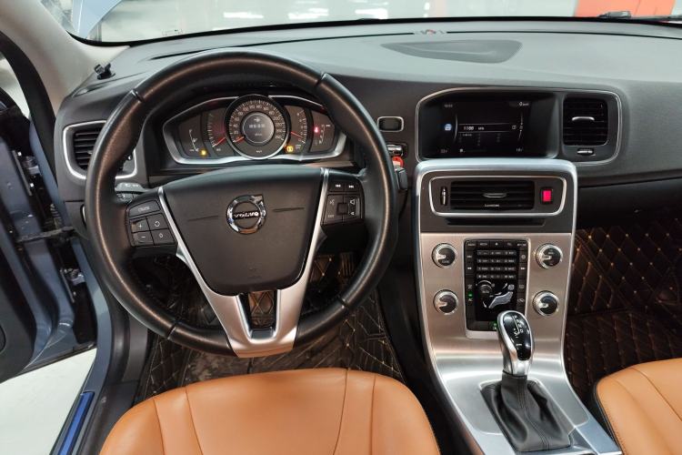 Used Volvo S60 2018 S60L T3 Smart Progress Edition Steering Wheel