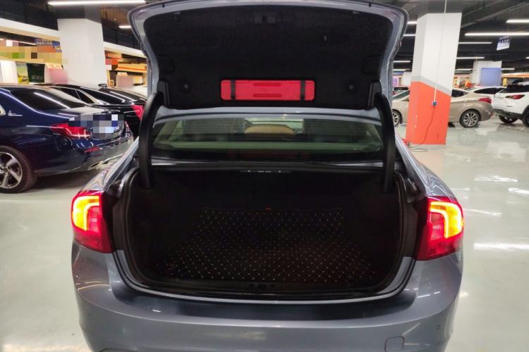 Used Volvo S60 2018 S60L T3 Smart Progress Edition Trunk