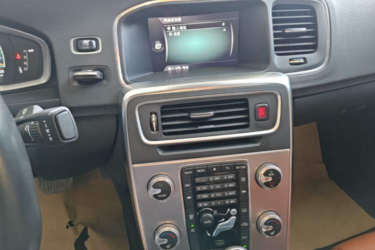 Used Volvo S60 2018 S60L T4 Zhiyuan Edition Audio And AC Panel