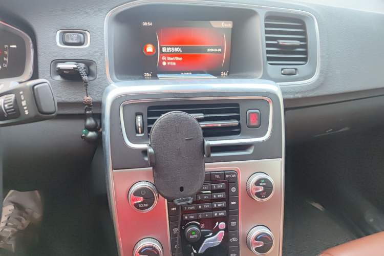 Used Volvo S60 2018 S60L T4 Smart & Ambitious Edition Audio And AC Panel