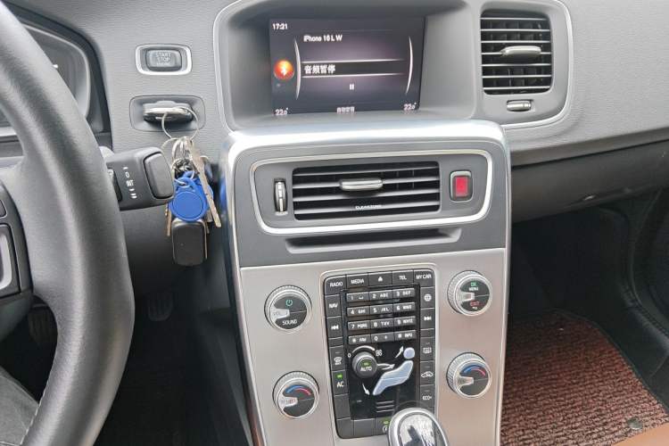 Used Volvo S60 2018 S60L T3 Smart Progress Edition Audio And AC Panel