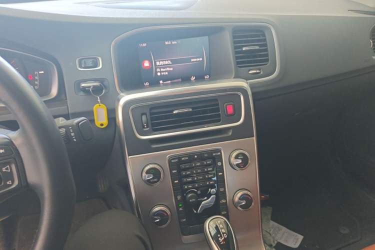 Used Volvo S60 2018 S60L T3 Smart Upgrade Edition Audio And AC Panel