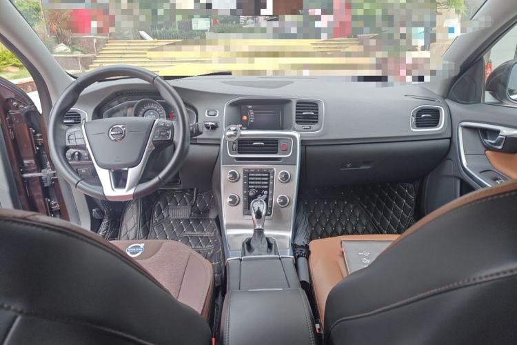 Used Volvo S60 2018 S60L T3 Smart Progress Edition Center Console