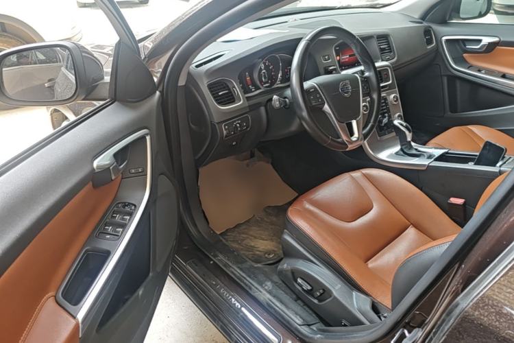 Used Volvo S60 2018 S60L T4 Zhiyuan Edition Driver Seat