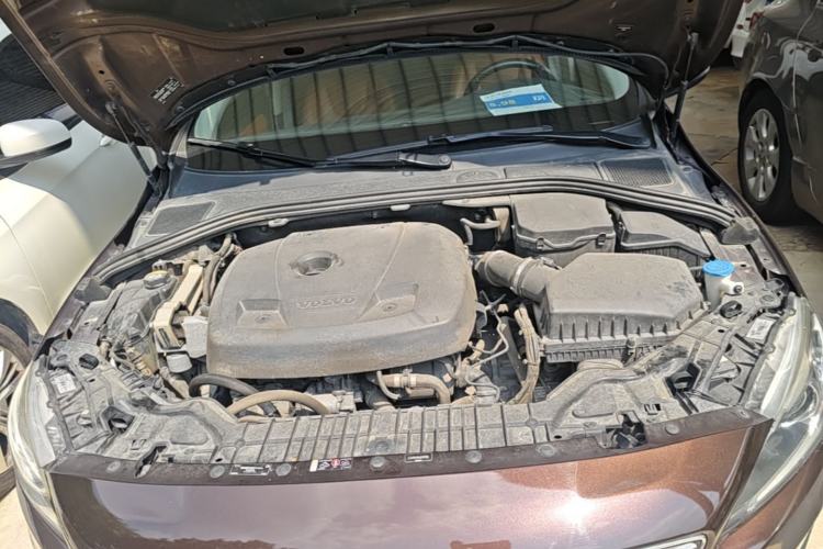 Used Volvo S60 2018 S60L T4 Zhiyuan Edition Engine Bay