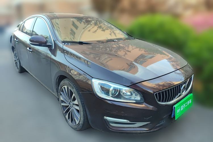 Used Volvo S60 2018 S60L T4 Smart & Ambitious Edition Front Right 45 Deg
