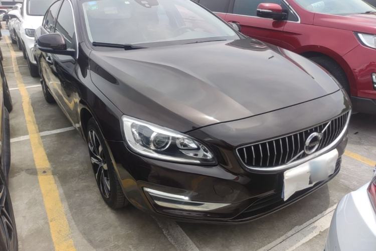 Used Volvo S60 2018 S60L T3 Smart Progress Edition Front Right 45 Deg