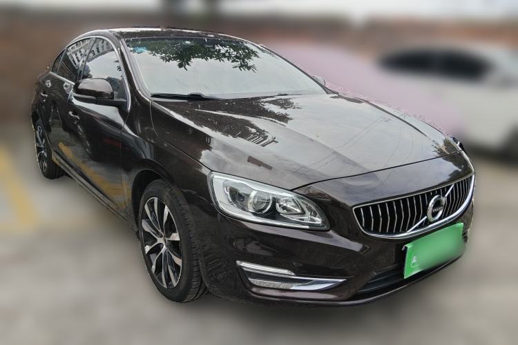 Used Volvo S60 2018 S60L T3 Smart Progress Edition Front Right 45 Deg
