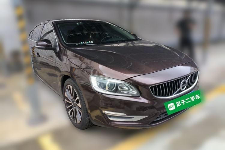 Used Volvo S60 2018 S60L T4 Smart & Ambitious Edition Front Right 45 Deg