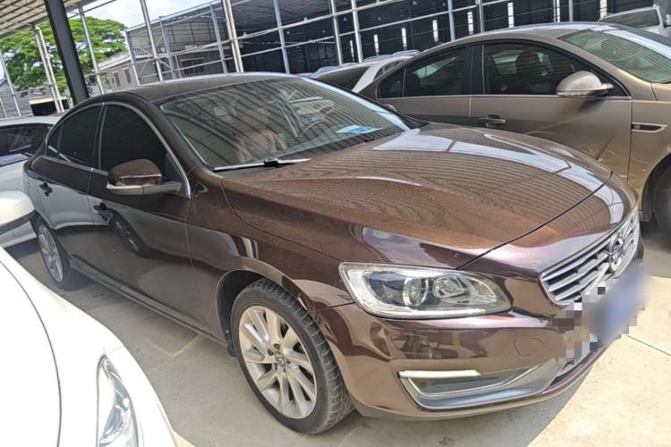 Used Volvo S60 2018 S60L T4 Zhiyuan Edition Front Right 45 Deg