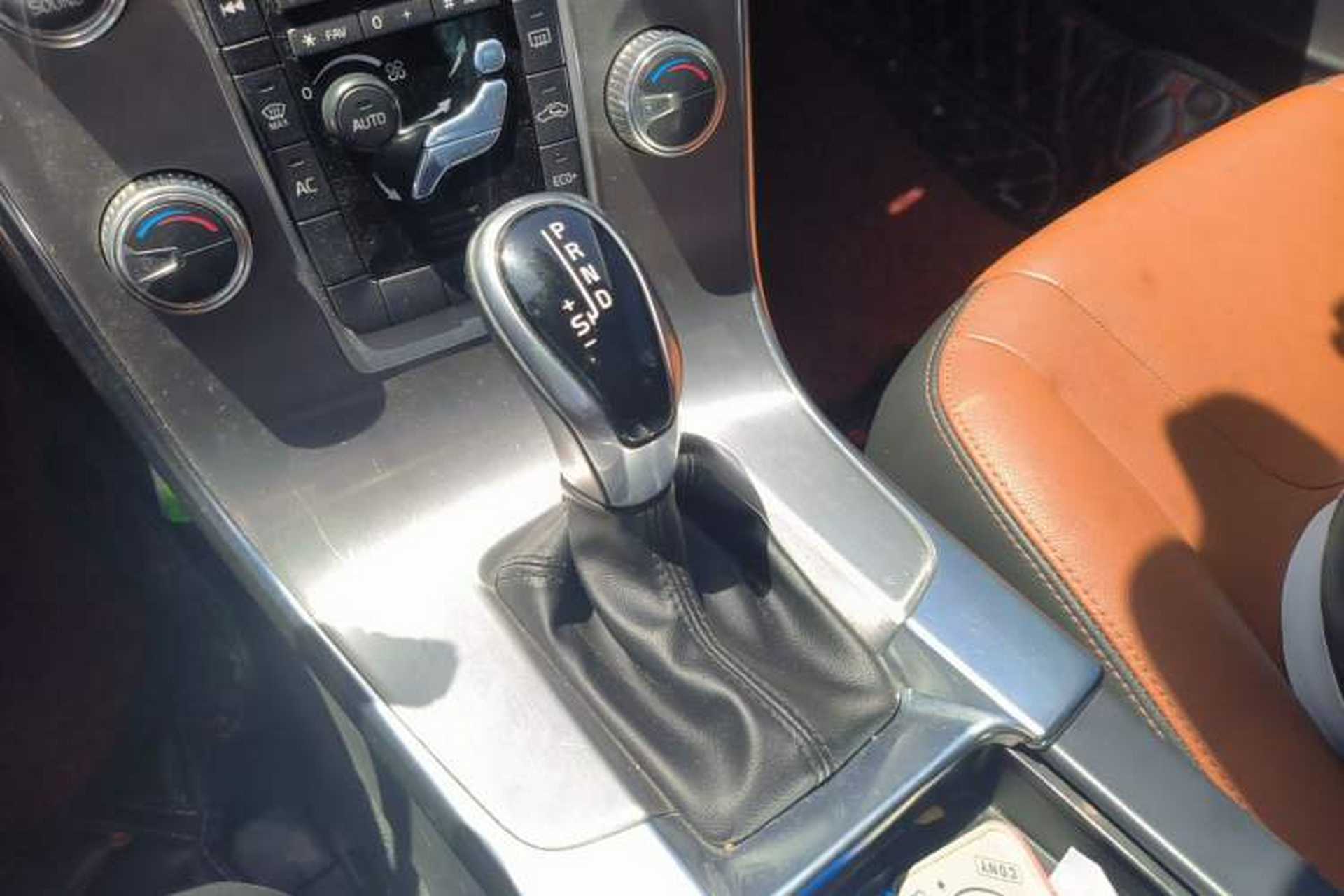 Used Volvo S60 2018 S60L T3 Smart Progress Edition Gear Lever
