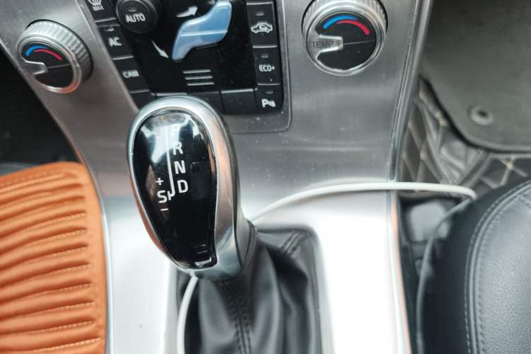 Used Volvo S60 2018 S60L T4 Smart & Ambitious Edition Gear Lever