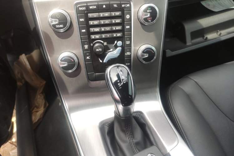 Used Volvo S60 2018 S60L T3 Smart Progress Edition Gear Lever