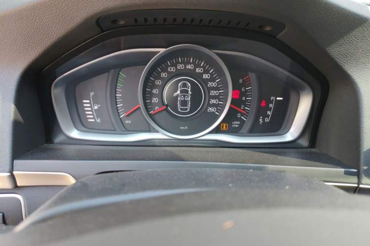 Used Volvo S60 2018 S60L T3 Smart Progress Edition Instrument Cluster