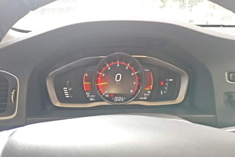 Used Volvo S60 2018 S60L T4 Zhiyuan Edition Instrument Cluster