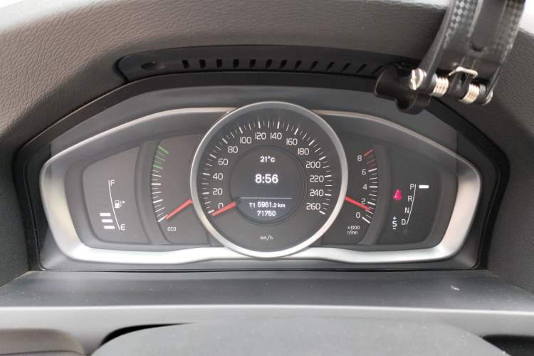 Used Volvo S60 2018 S60L T3 Smart Progress Edition Instrument Cluster