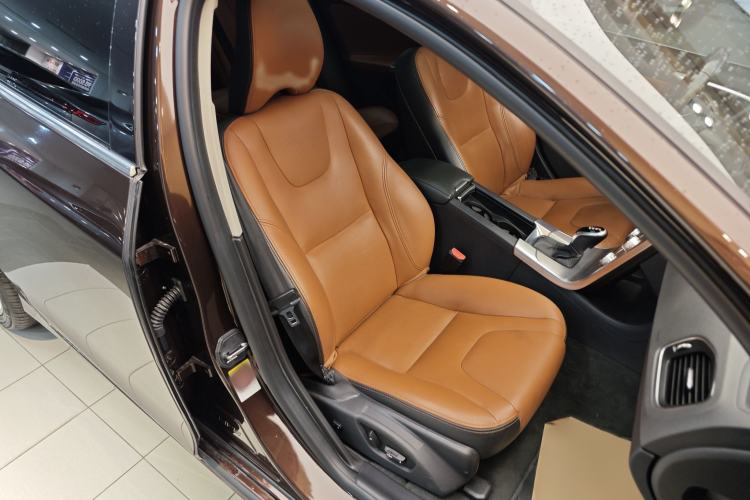 Used Volvo S60 2018 S60L T4 Zhiyuan Edition Interior 2