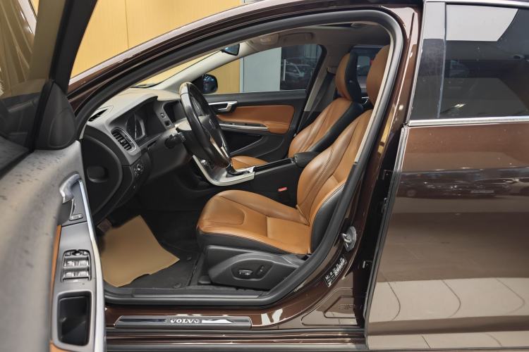 Used Volvo S60 2018 S60L T4 Zhiyuan Edition Interior 3