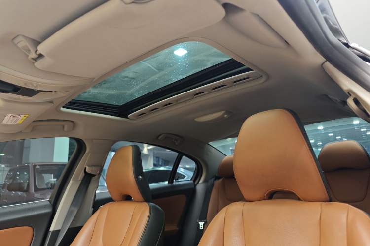 Used Volvo S60 2018 S60L T4 Zhiyuan Edition Interior 4