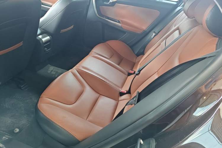 Used Volvo S60 2018 S60L T4 Zhiyuan Edition Left Rear Seat