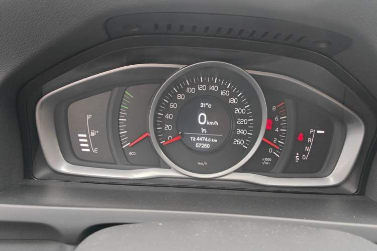 Used Volvo S60 2018 S60L T3 Smart Progress Edition Odometer Close Up