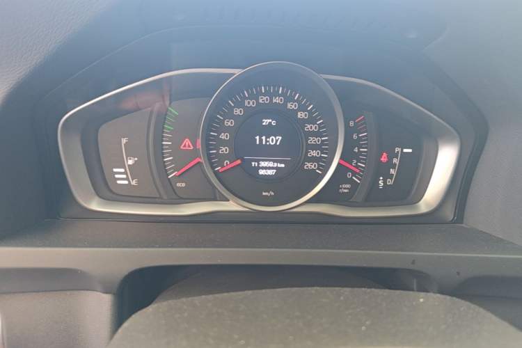 Used Volvo S60 2018 S60L T3 Smart Upgrade Edition Odometer Close Up