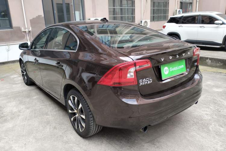 Used Volvo S60 2018 S60L T3 Smart Progress Edition Rear Left 45 Deg
