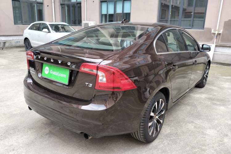 Used Volvo S60 2018 S60L T3 Smart Progress Edition Rear Right 45 Deg