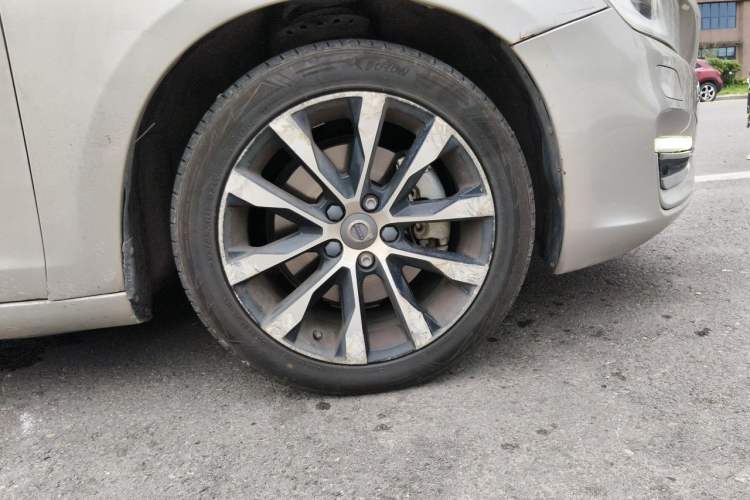 Used Volvo S60 2018 S60L T3 Smart Progress Edition Right Front Wheel Hub