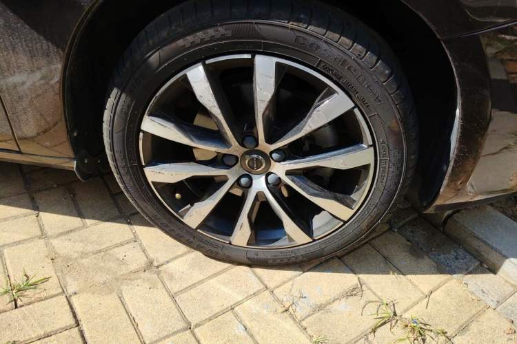 Used Volvo S60 2018 S60L T3 Smart Progress Edition Right Front Wheel Hub
