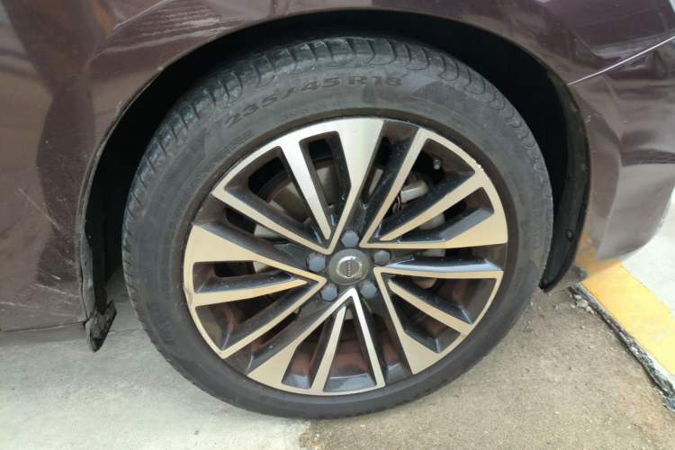 Used Volvo S60 2018 S60L T4 Smart & Ambitious Edition Right Front Wheel Hub
