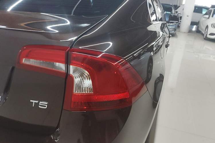 Used Volvo S60 2018 S60L T5 Intelligent Drive Progressive Edition Right Rear Taillight