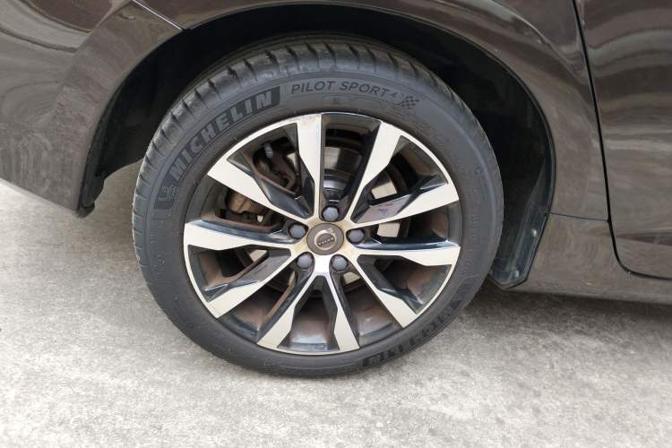 Used Volvo S60 2018 S60L T3 Smart Progress Edition Right Rear Wheel Hub