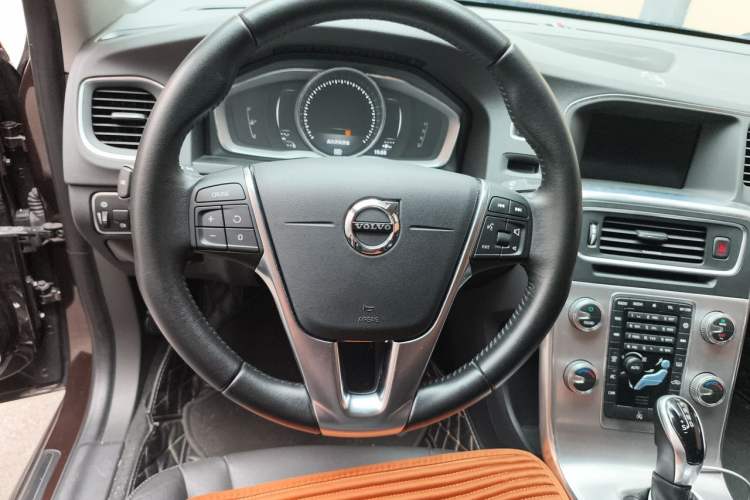 Used Volvo S60 2018 S60L T4 Smart & Ambitious Edition Steering Wheel