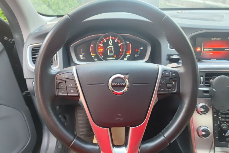 Used Volvo S60 2018 S60L T4 Smart & Ambitious Edition Steering Wheel